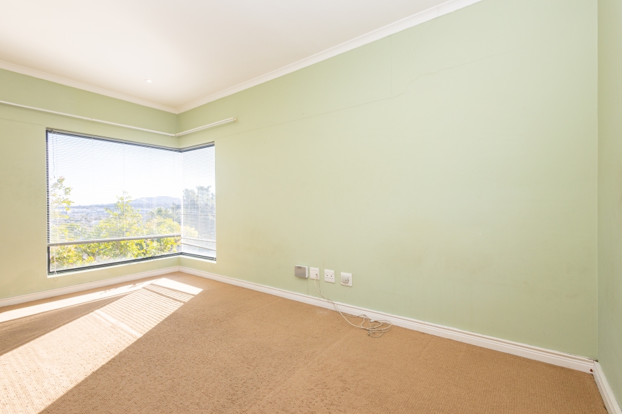 To Let 4 Bedroom Property for Rent in Kaapsig Western Cape
